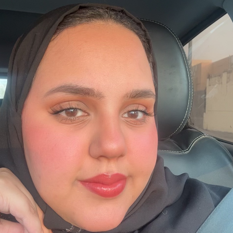 فاطمه، صانع محتوى في مكة المكرمة