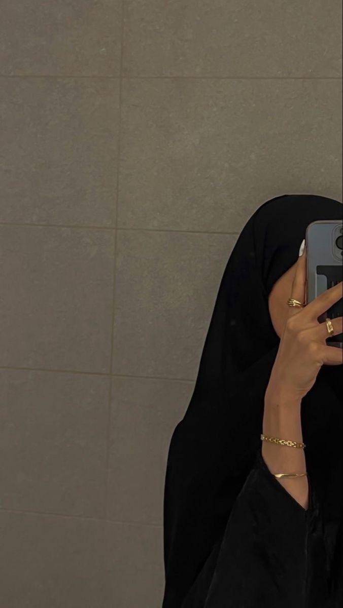 هند، صانع محتوى في مكة المكرمة